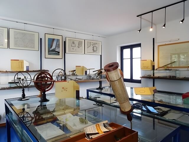 Eksponaty muzeum żeglarstwa w Bellagio