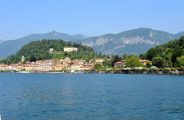 Widok na Bellagio z wody