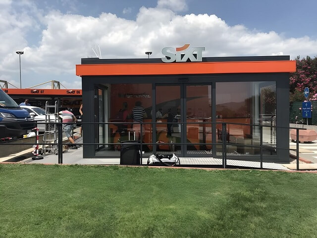 Wypożyczalnia samochodów na lotnisku w Olbii, Sardynia