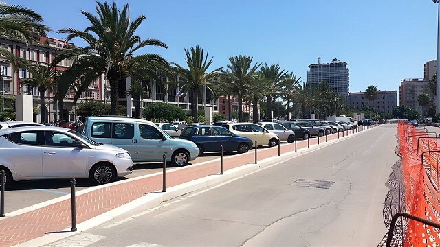 Parking w mieście na Sardynii