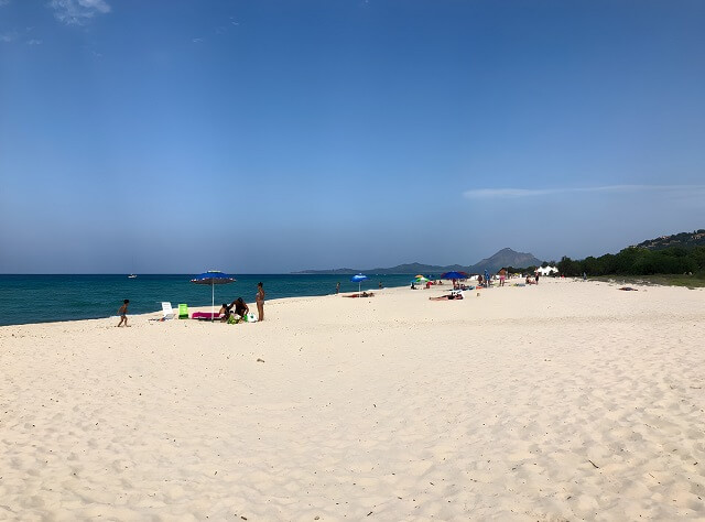 Plaża na wybrzeżu Costa Rei