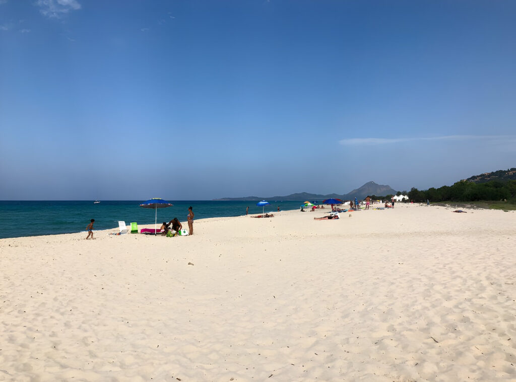 Plaża na wybrzeżu Costa Rei