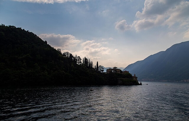 Wieczór nad jeziorem Como