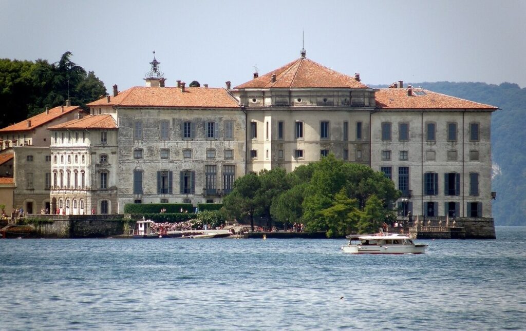 Zamek Borromeo na wyspie Maggiore