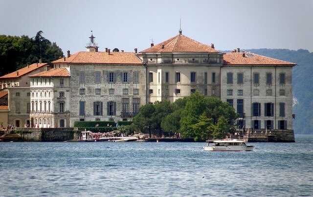 Zamek Borromeo na wyspie Maggiore