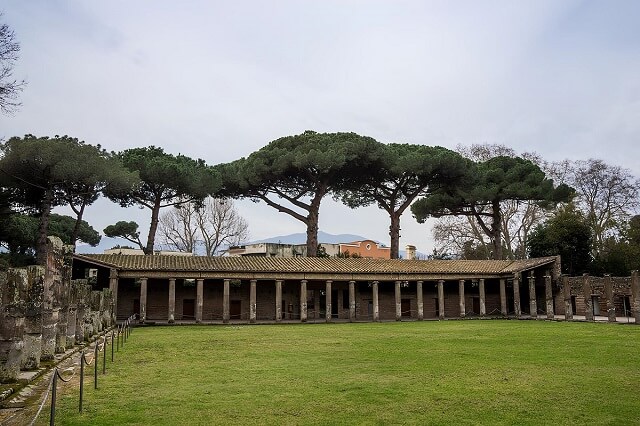 Dziedziniec treningowy, Pompeje